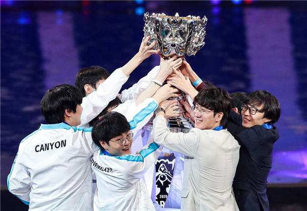 解析百家乐的冷酷魅力（透视百家乐的冷峻魅力）