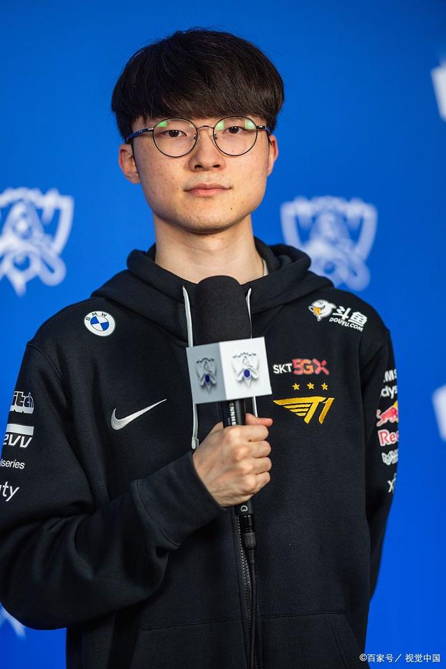Virtus.pro 与 n0rb3r7 分道扬镳，目标是 FL4MUS 。